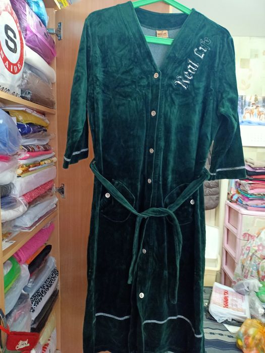 Велюровый,отличный халат