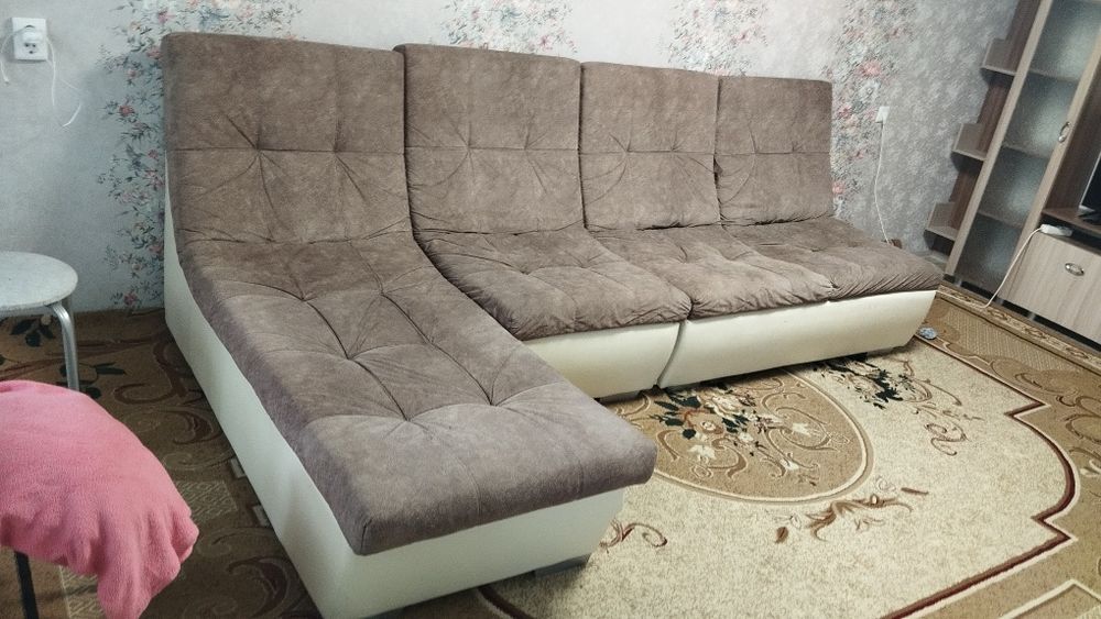 Продам диван б/у 3-х метровый 50 тысяч
