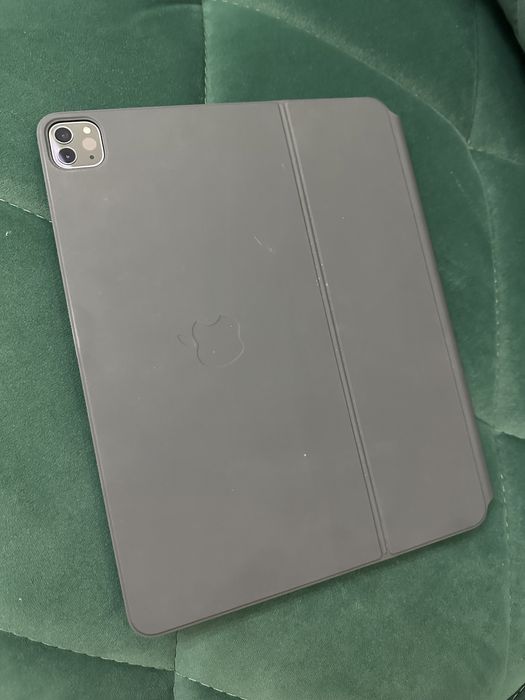 Ipad Pro 12.9 M2 256 GB Wi-Fi+Cellular + magic cayboard + наушник