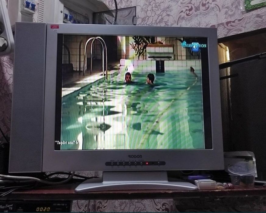 Tv LG rangli televizor faqat pulti yoʻq.