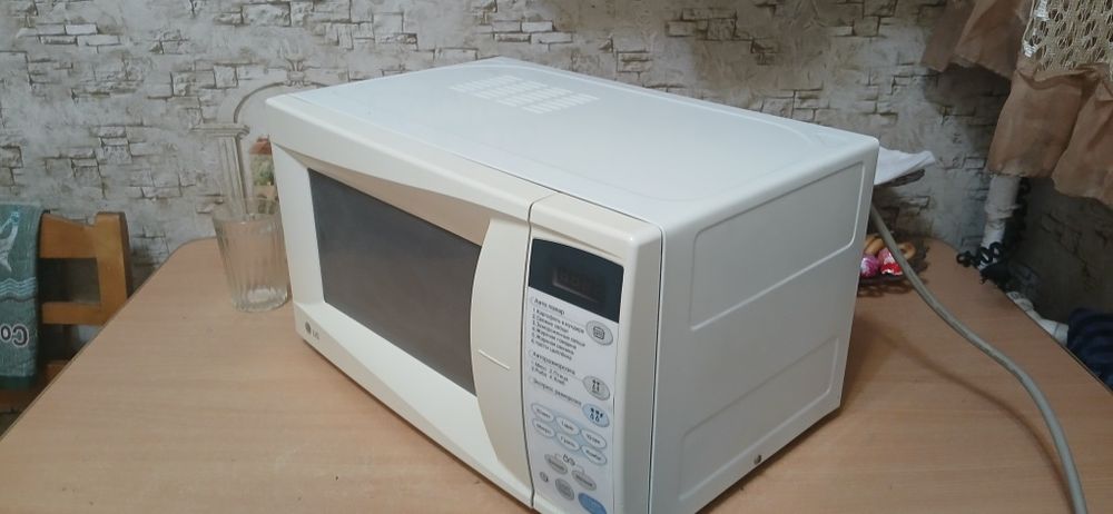 Продам микроволновую печь