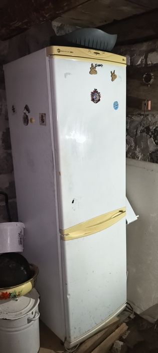 Продам холодильник