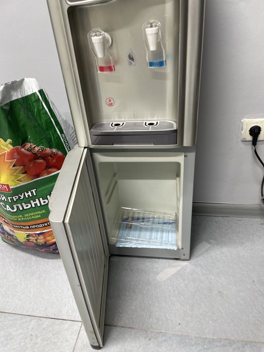 Диспенсер для воды