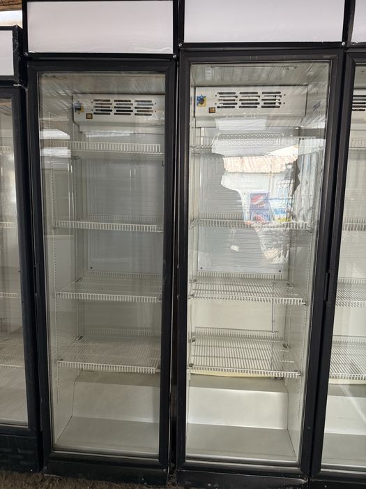 Продам витрины холодильнике
