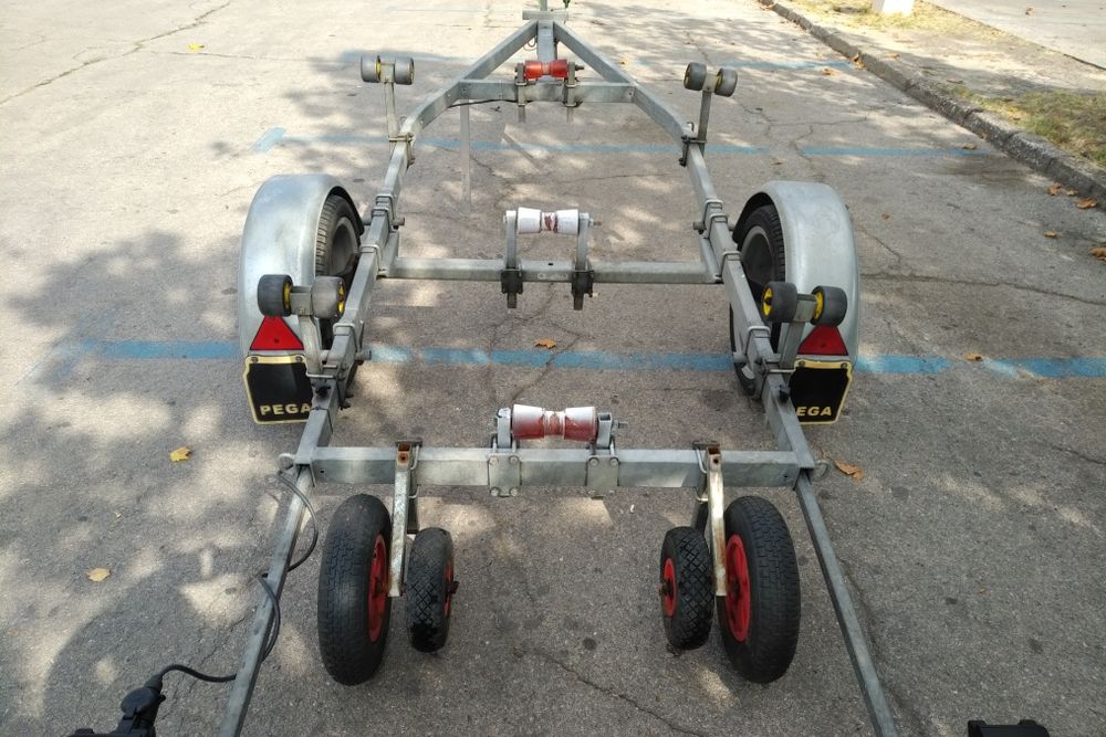 Колесар ,ремърке, лодка риболов,воблер