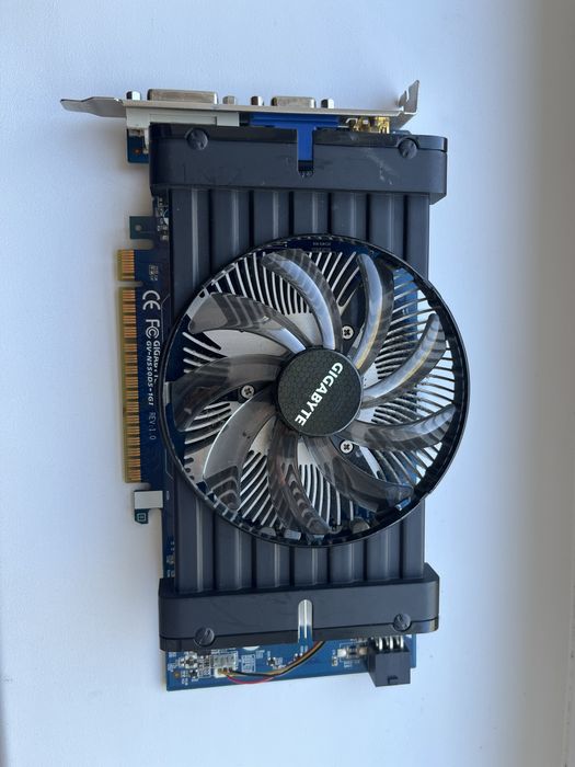 Продам видеокарту Gtx550Ti