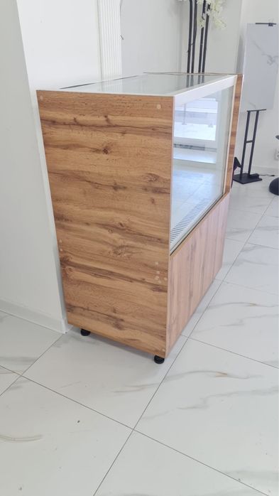 Витрина холодильная новая