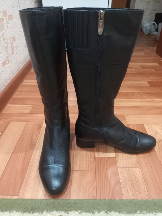 Женские сапоги продам