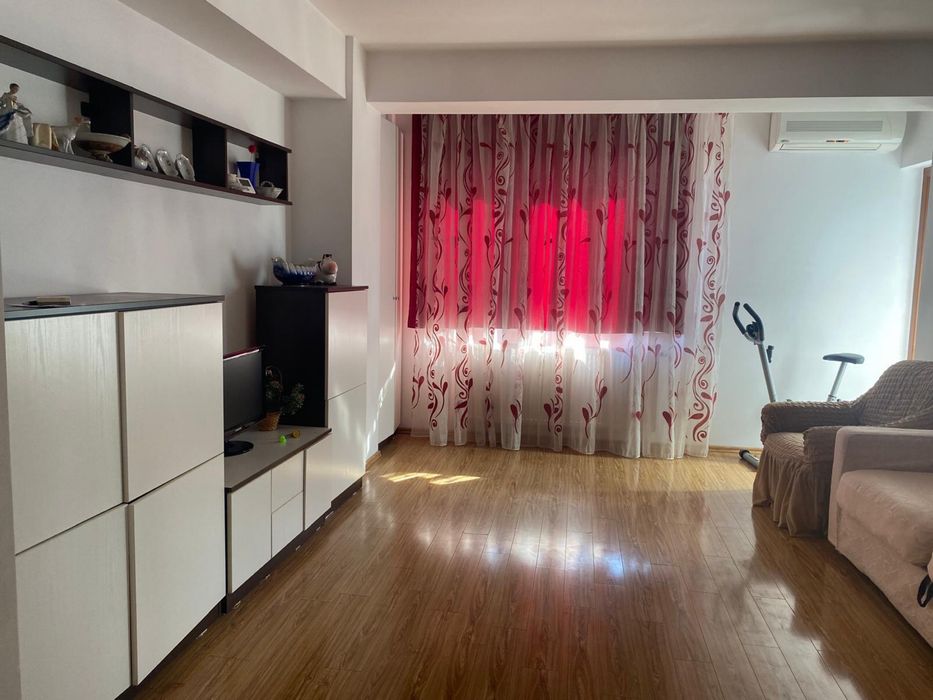 Apartament 3 camere de inchiriat