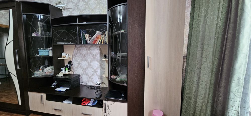 Шкаф и стенка в хорошем состоянии