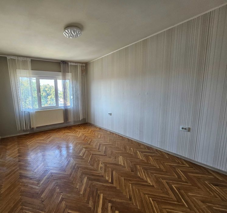 Дава се под наем Четиристаен апартамент в Севлиево - 85 кв.м за 249.9 € - Снимка #2