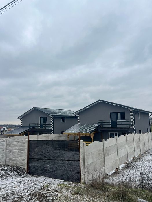 2x Case de Vanzare in Comuna Breasta la Str Principala(Casa)