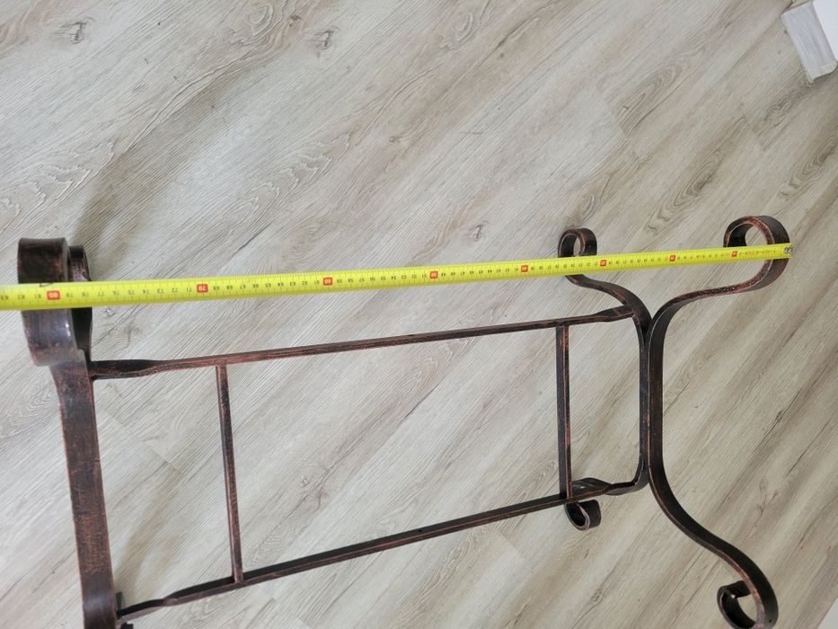 Masa fier forjat cu tot cu blat din sticla in stare foarte buna