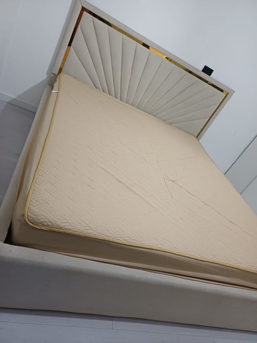 Кровать двухспальная