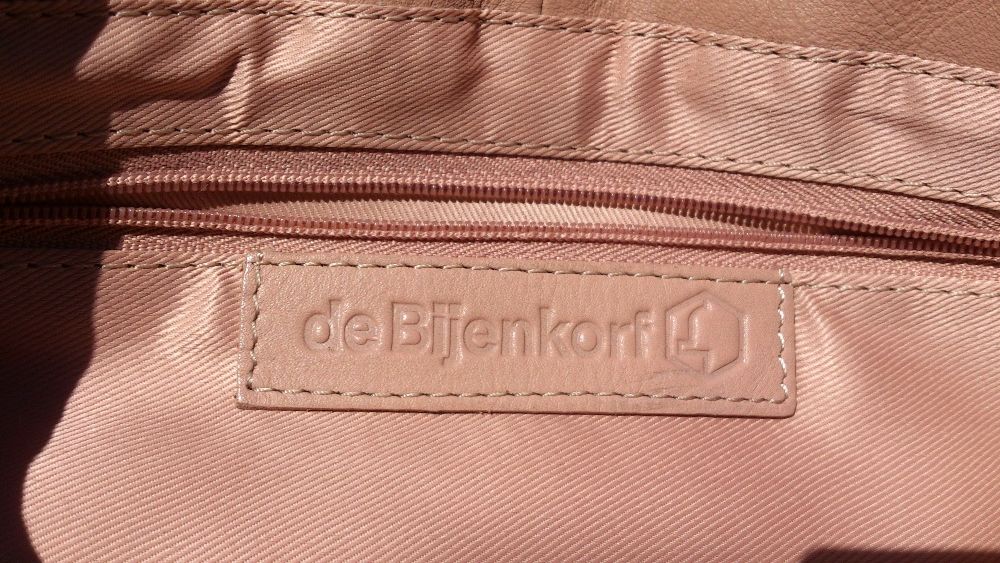 Дамска чанта de Bijenkorf ест. кожа пепел от рози