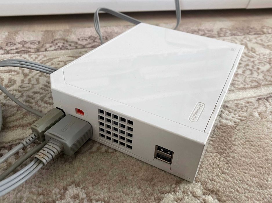 Consola Nintendo Wii alba - fara accesorii - perfect functionala