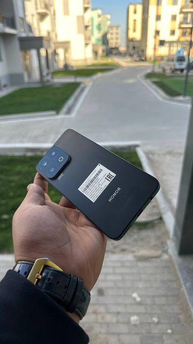 Xonor X7C telefoni sotiladi.