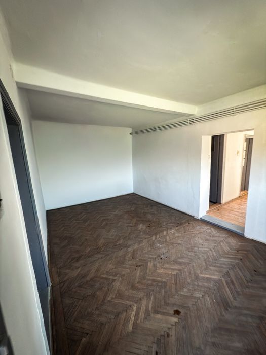 Casă de vânzare în Roșiorii de Vede – zonă centrală, str. 1 Decembrie