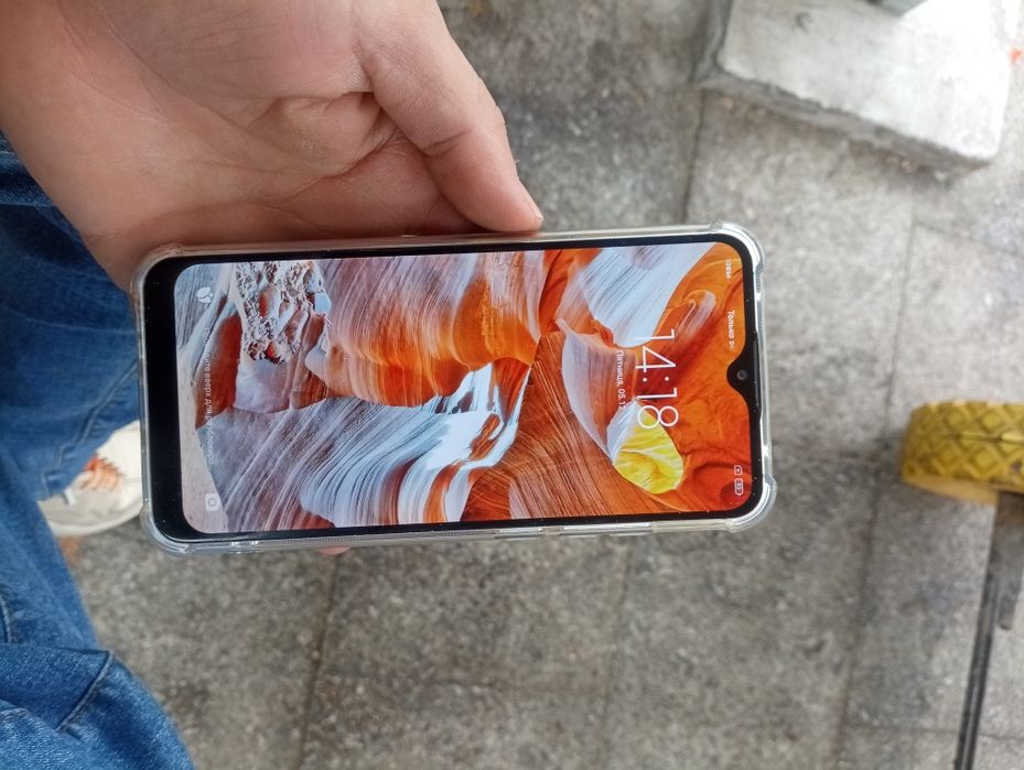 Xolati yaxwi korpusida ozgina singan joyi bor iwlawi zor ekran oziniki