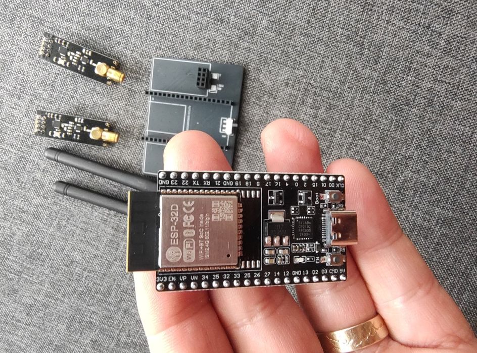 Kit ESP32 + 2x Module Radio CC1101 sub-GHz + Shield PCB (Proiecte RF / Flipper