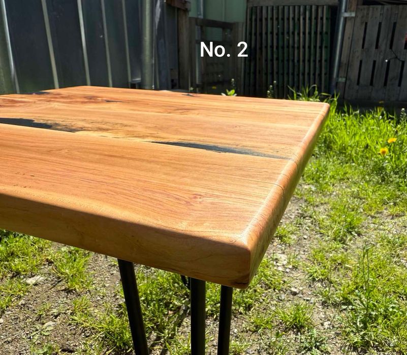 Маси от масив и епоксидна смола