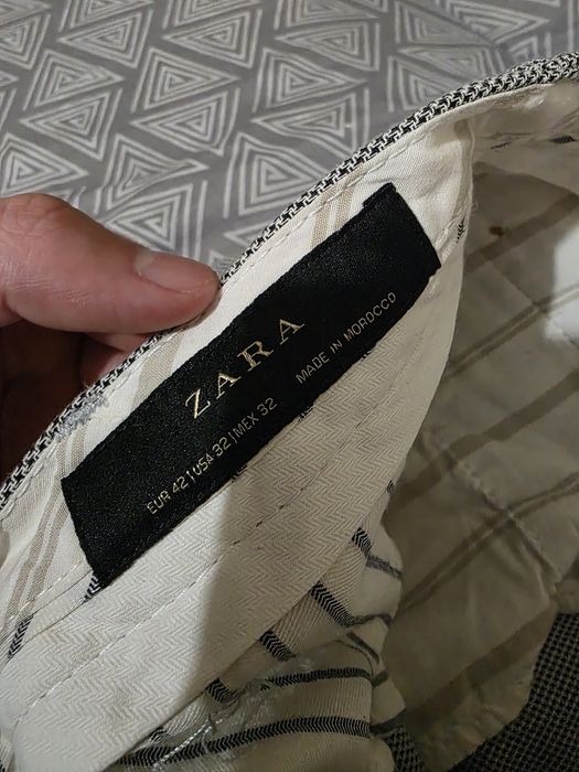 Pantaloni eleganti si casual