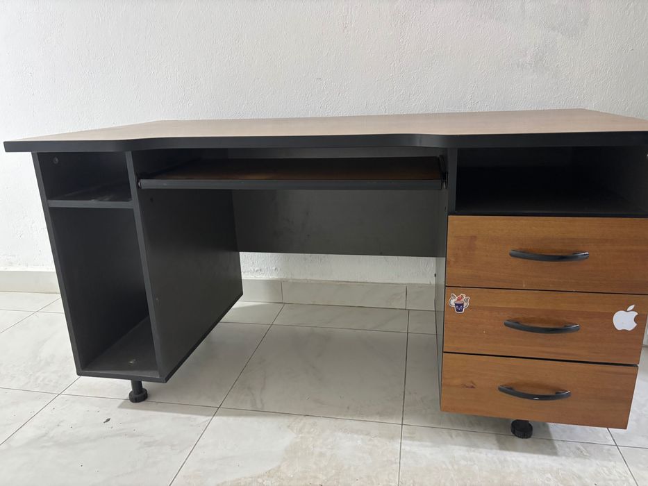 Стол офисный/школьный