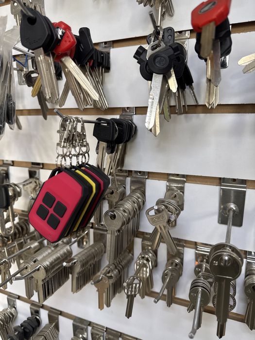 Изготовление ключей - авто и домашние