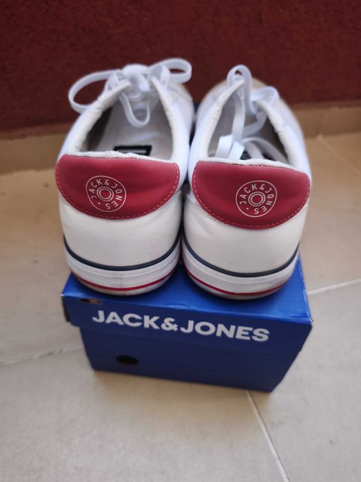 Елегантни спортни обувки Jack and Jones