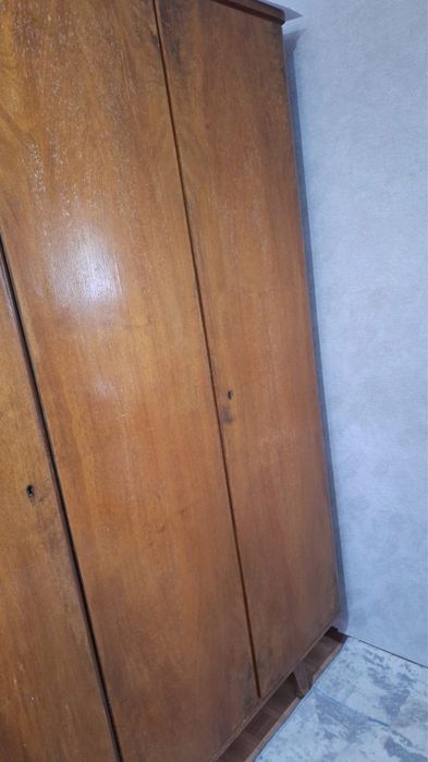 Шкаф из натурального дерева советский