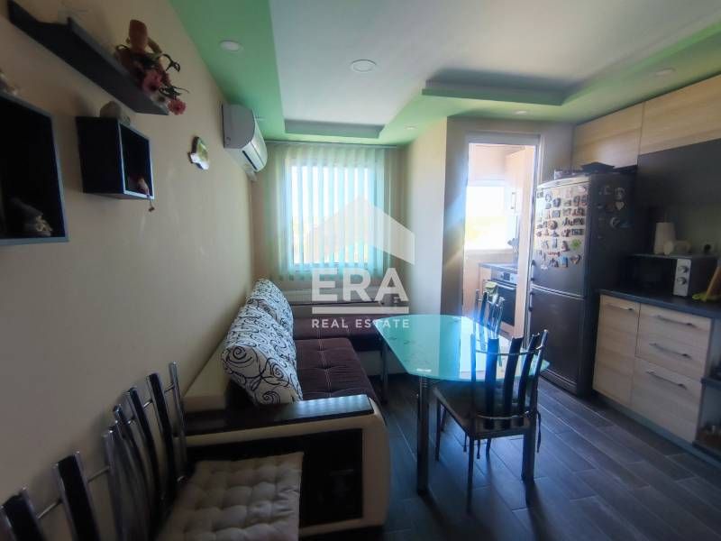 Страхотен обзаведен тристаен апартамент кв.Бадема