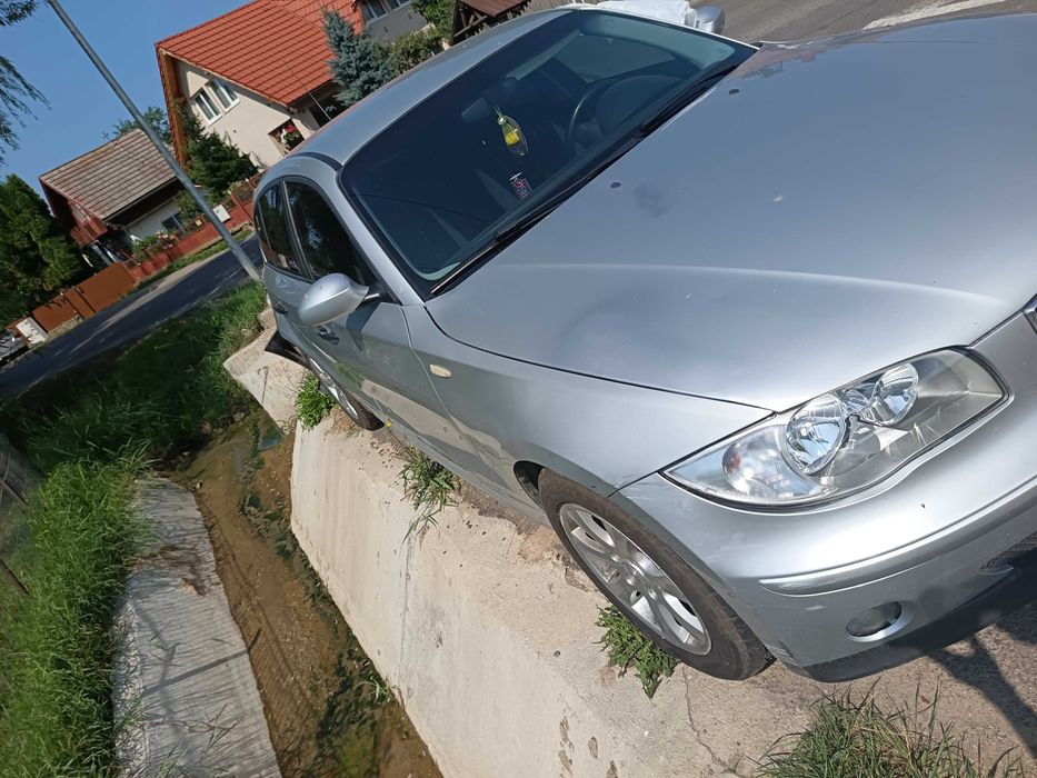 BMW avariat/ seria 1 2004