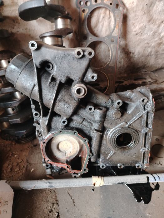 М. 111.Кронштейн фильтра, помпы