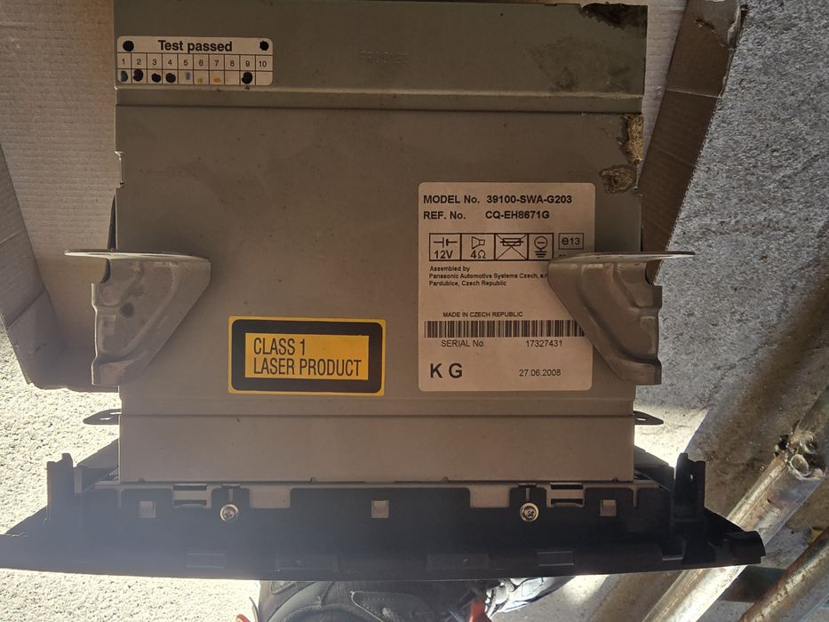 Оригинално авторадиo за Honda CR-V (2007-2011) - 6 CD Changer / MP3