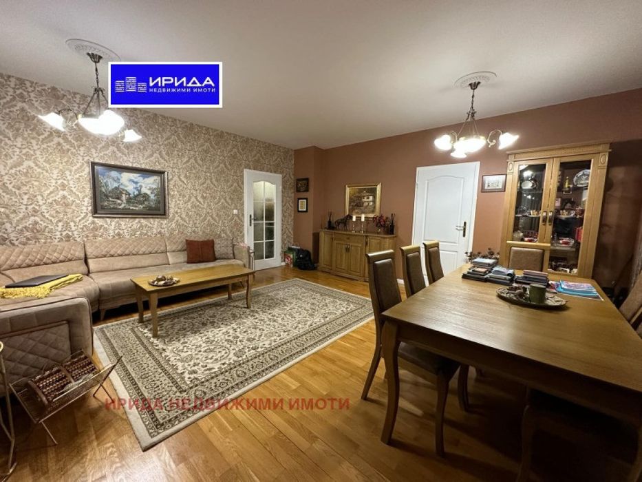 Просторен тристаен дизайнерски обзаведен  апартамент в Манастирски