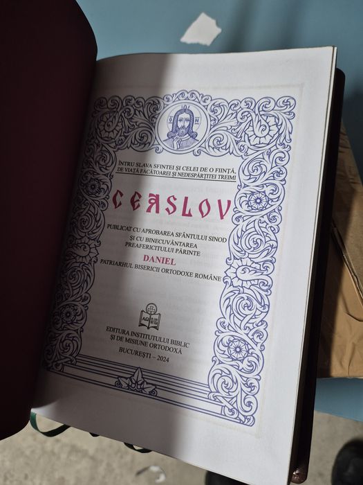 Ceaslov legat în piele naturală