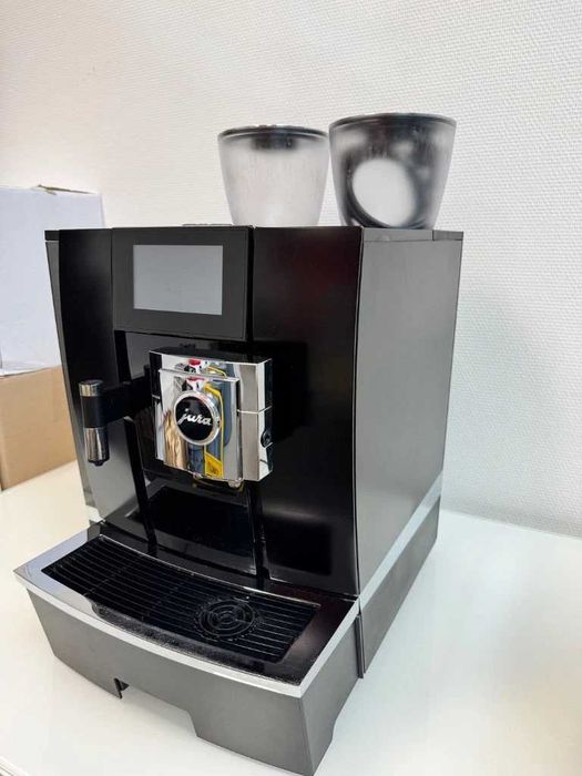 Кафе машина JURA GIGA X8C Professional