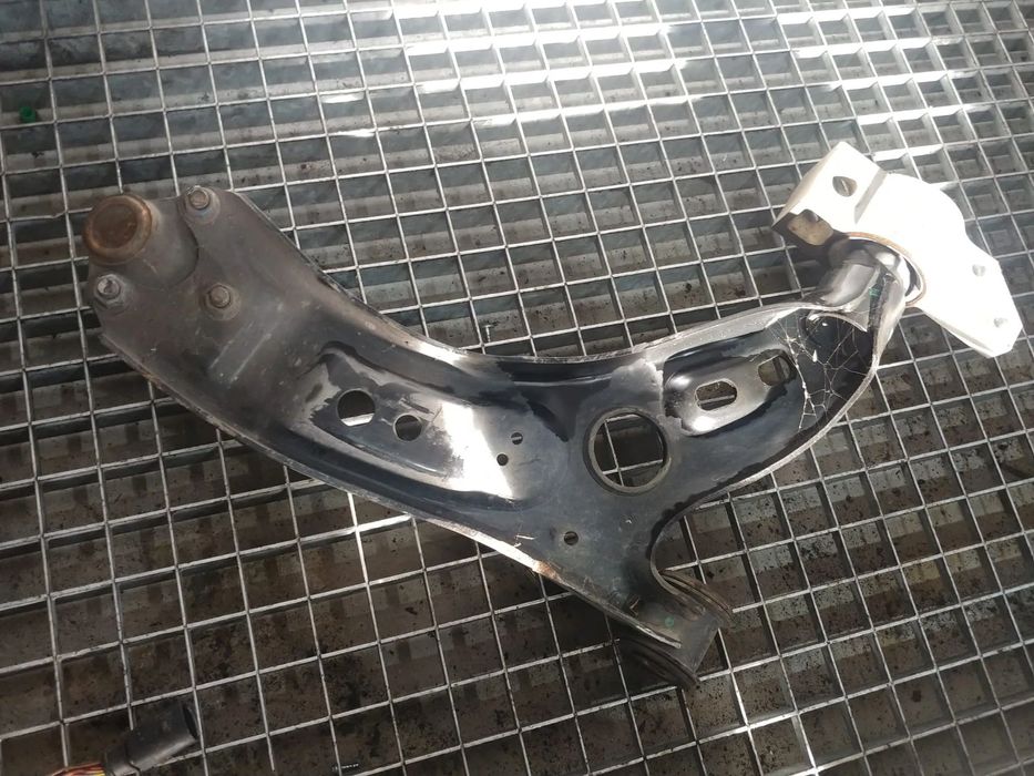 brat bascula stanga fata 2.0tdi vw golf 6 5k1