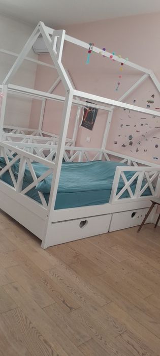 Кравать детский  домик