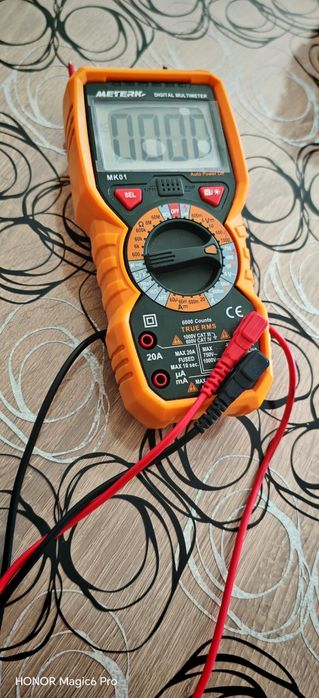 Vând multimetru digital Meterk