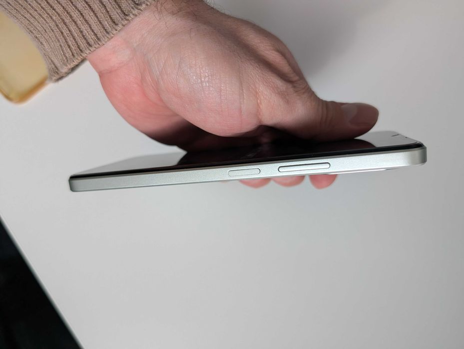 Oppo A38 128GB Impecabil, cutie, cablu USB, folie de rezerva