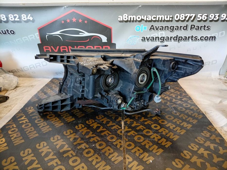 Toyota Landcruiser Prado JP50 десен фар