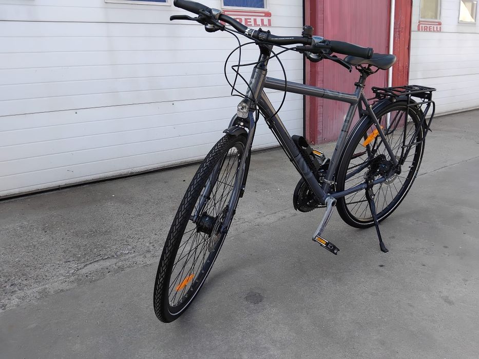 Vând bicicleta din aluminiu pentru bărbați
