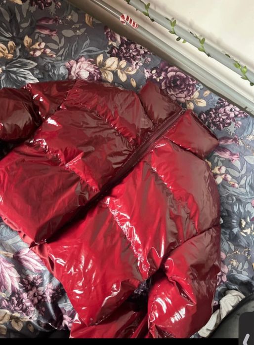 Vând geaca nou nouță