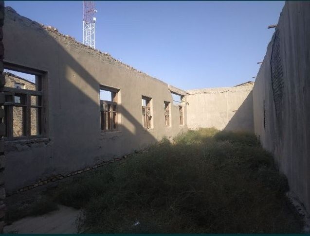 Ховли 7 соток иподром бозор олдига срочно сотилади