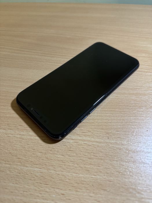 iPhone XR Black 64GB - счупен