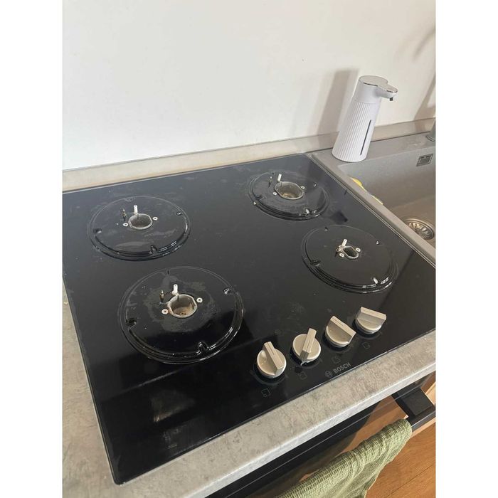 Plită pe gaz Bosch 60 cm, sticlă neagră, 4 arzătoare