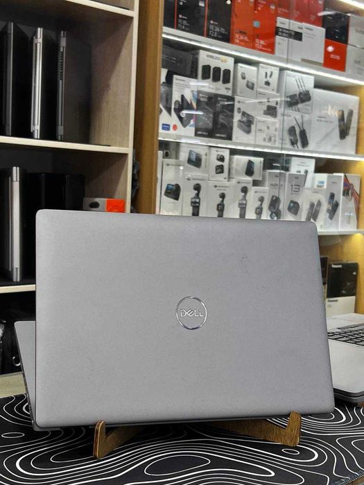 Dell Latitude i7-10850U DDR4 8GB SSD Nvme 256GB 14'0 FHD Ips