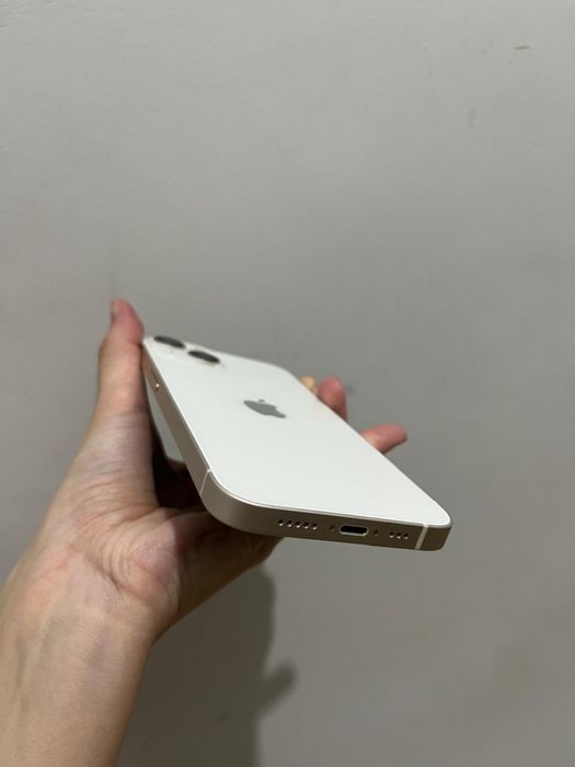 Продаю Iphone 13