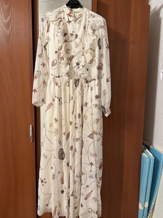 Өте әдемі көйлек.